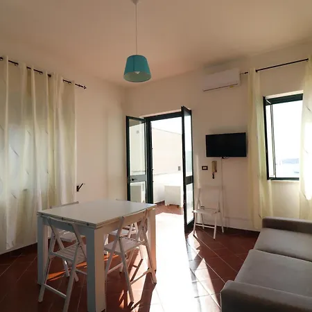 House Giulia Sea Front Semesterbostad *